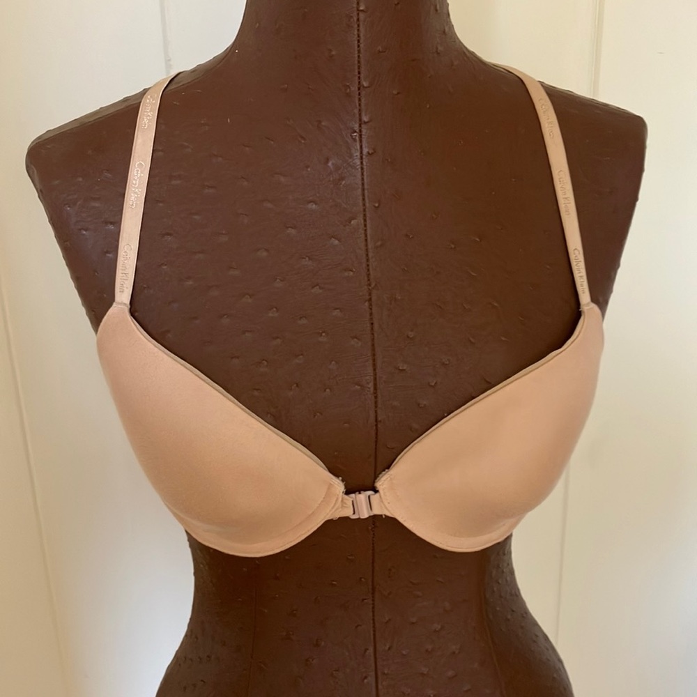 Like New. Racer back. CK nude color bra